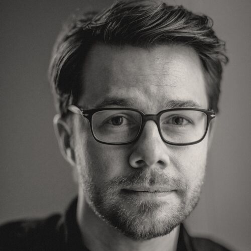 Artist_Christopher_Ash_1000x1000px_72dpi