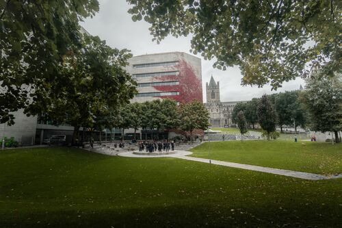 A general plan of Wood Quay Amphitheatre with the dancers performing on the circle stage